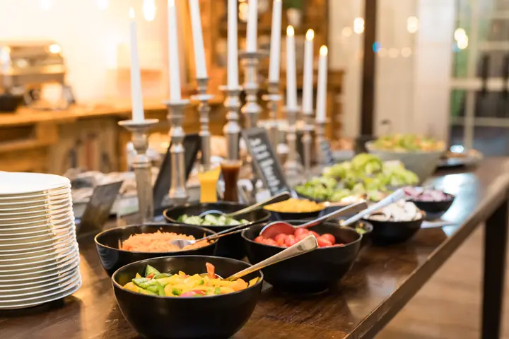 Buffet im BEANS Country bei Kerzenlicht